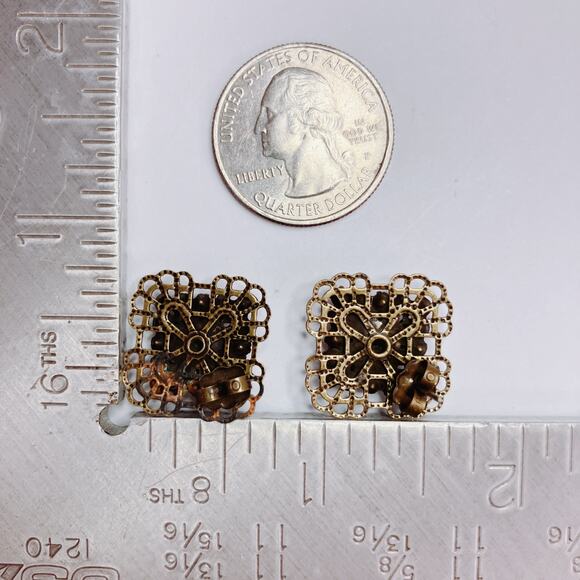Vintage Signed Avon 1970s Square Gold Tone Filigree Amber Rhinestone Earrings - Picture 10 of 10